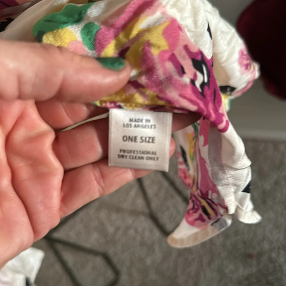 Stone cold fox silver floral garden robe - Picture 6 of 12